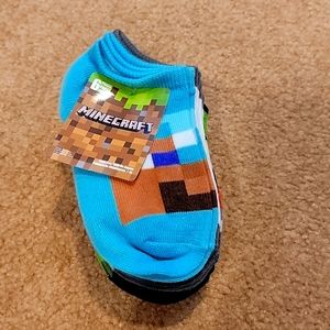 6 pack Minecraft socks, size 7-10.